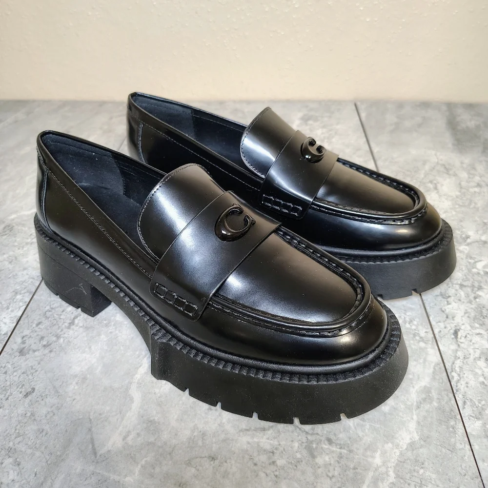 Coach smooth black